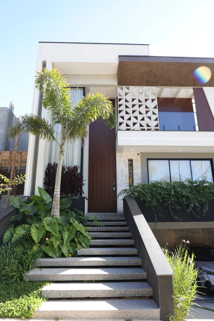 Casa Cobogó | Esquadrias de alumínio e vidro em perfeita integração arquitetônica