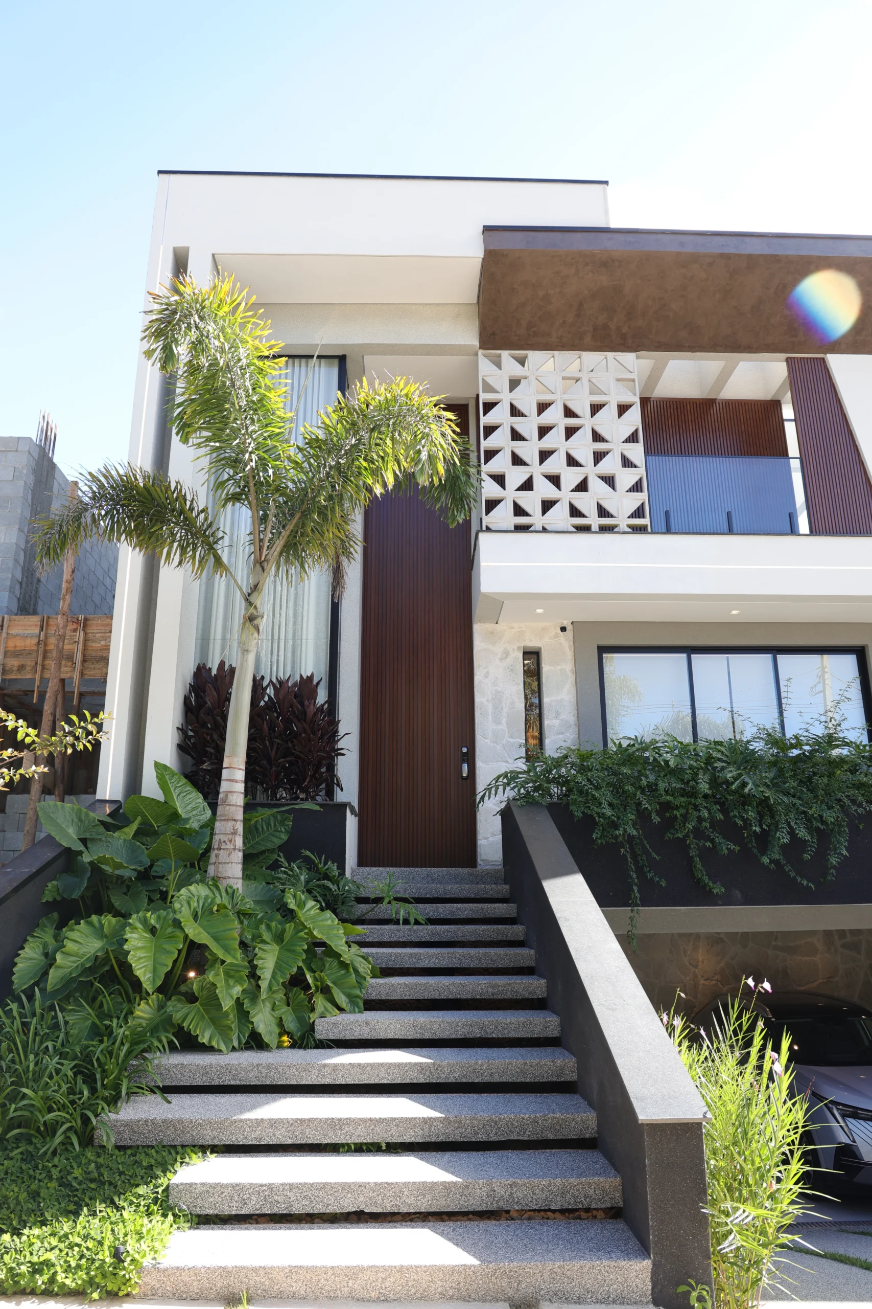 Casa Cobogó | Esquadrias de alumínio e vidro em perfeita integração arquitetônica